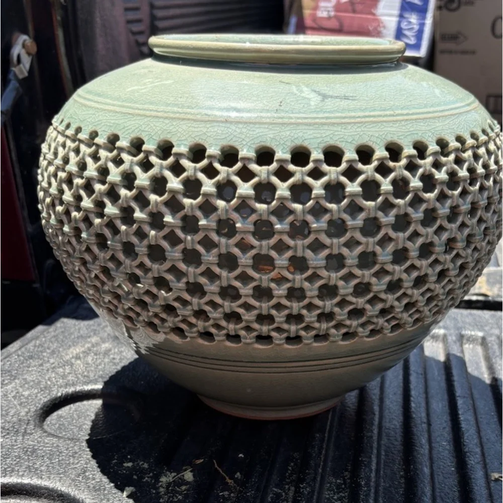 Rare Beautiful Old vase openwork vase crockery named antique